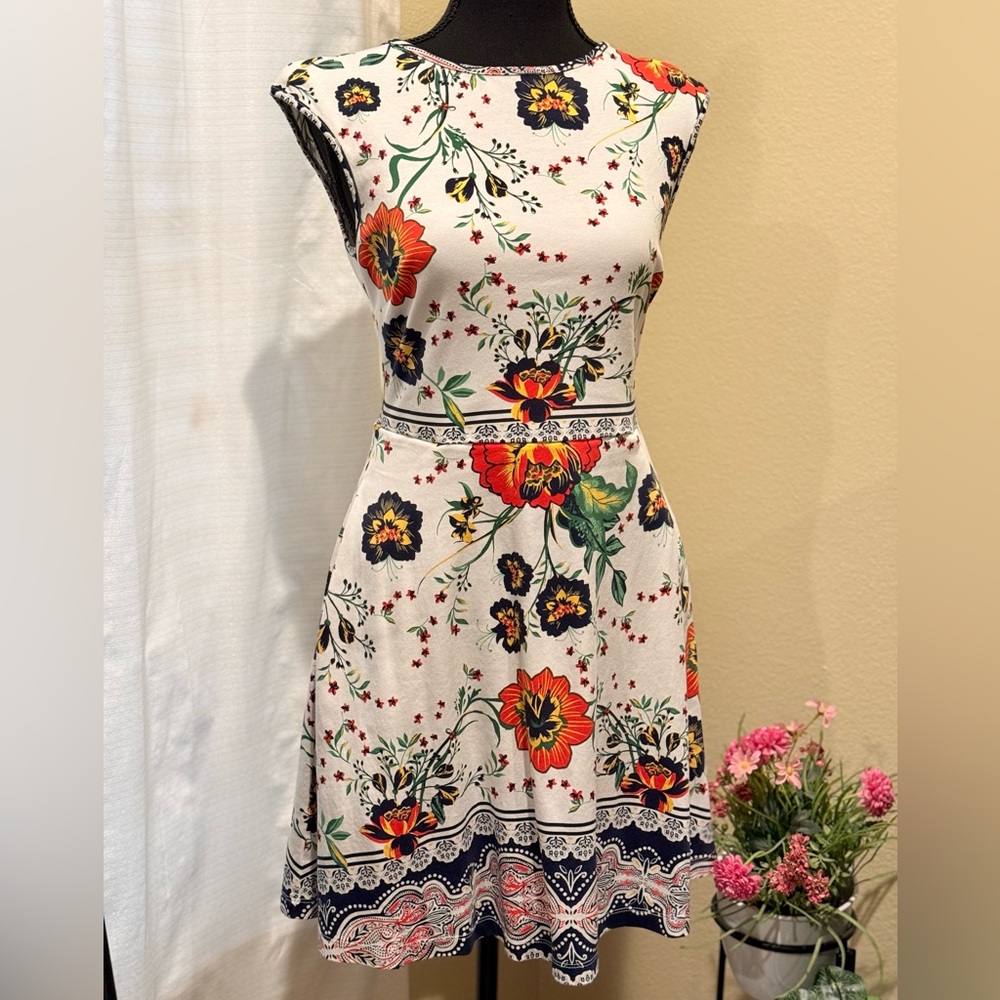 Women’s Floral Print Sleeveless Dress